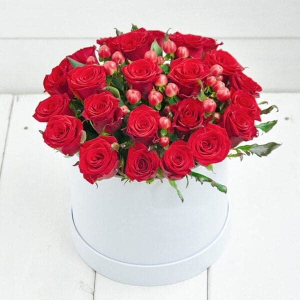 Red-Roses-and-Berries-Flower-Box-Party-Perfect